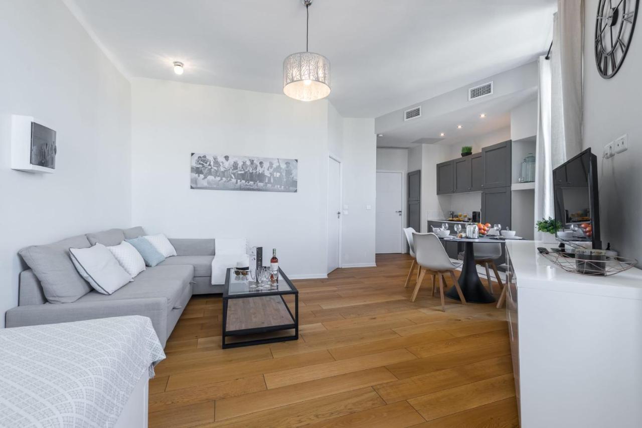 Gorgeous 1 Bdr With Gardens View In The Old Town Apartment Nice Exterior photo